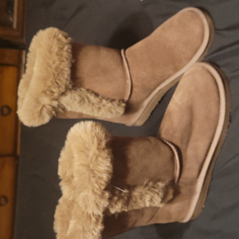 Lamo Boots Size 10